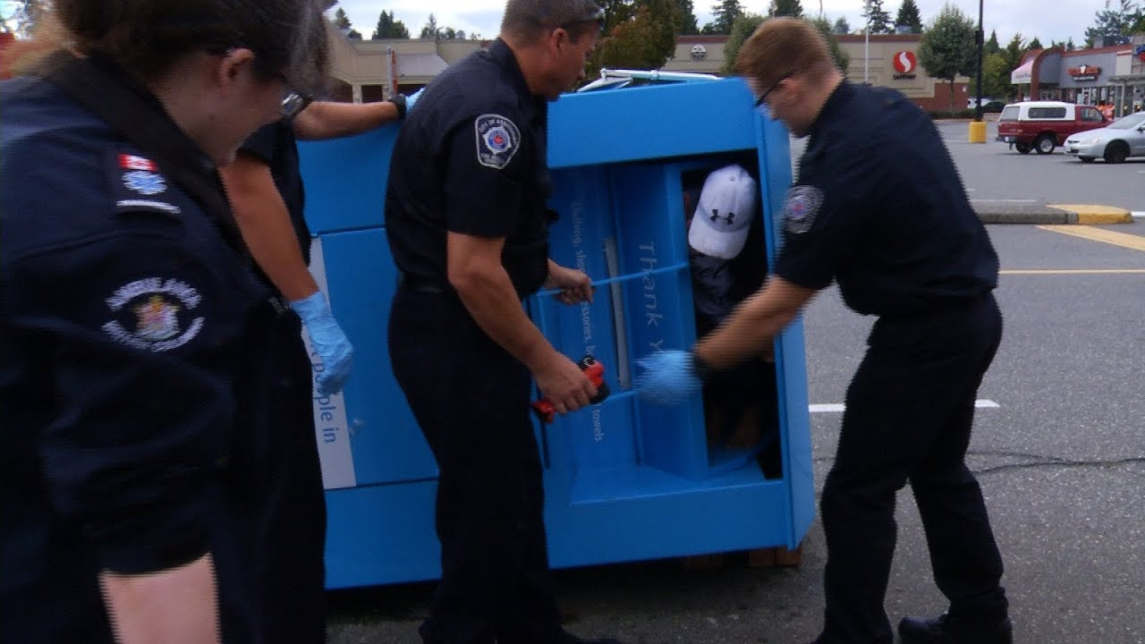 Abbotsford British Columbia Firefighters Woman Trapped Clothing