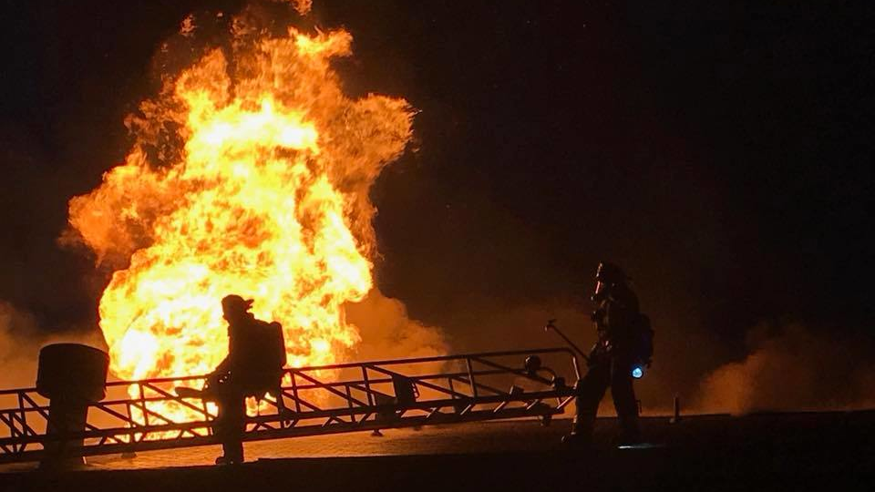 Aurora Fire Rescue Crews Battle Large Apartment Complex Fire | Firehouse