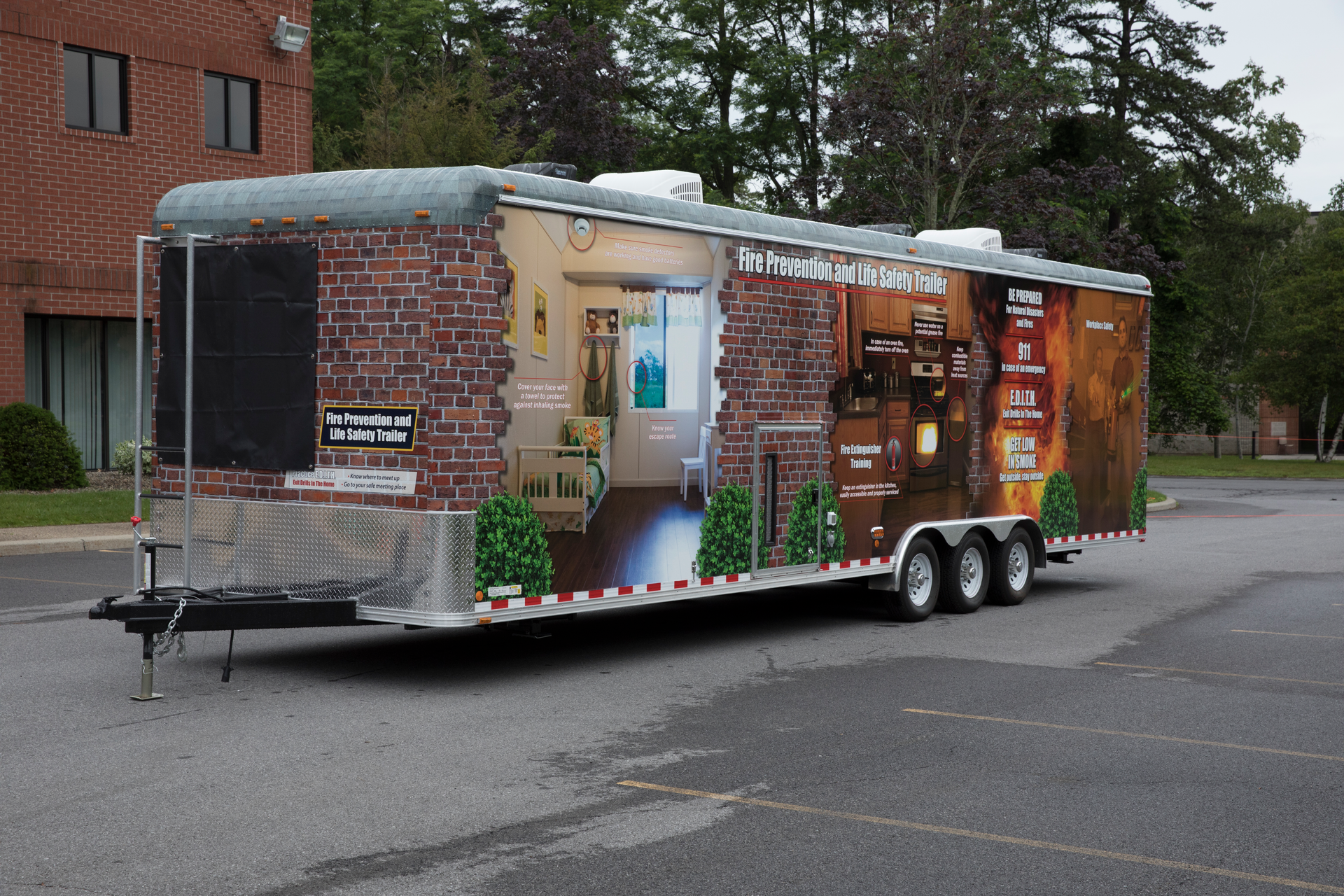 Lion Fire Safety Trailer 5bd7745dbba2e