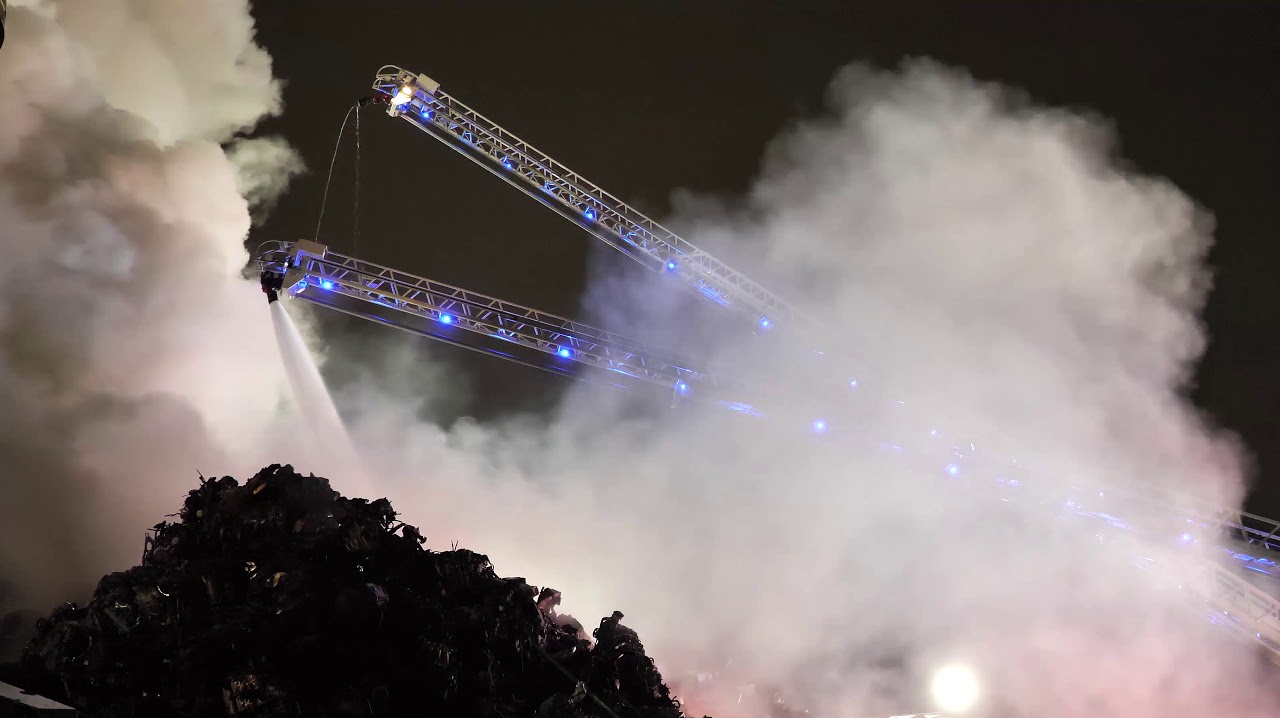 Watch Fort Worth TX Firefighters Battle Scrap Yard Fire Raw News ...