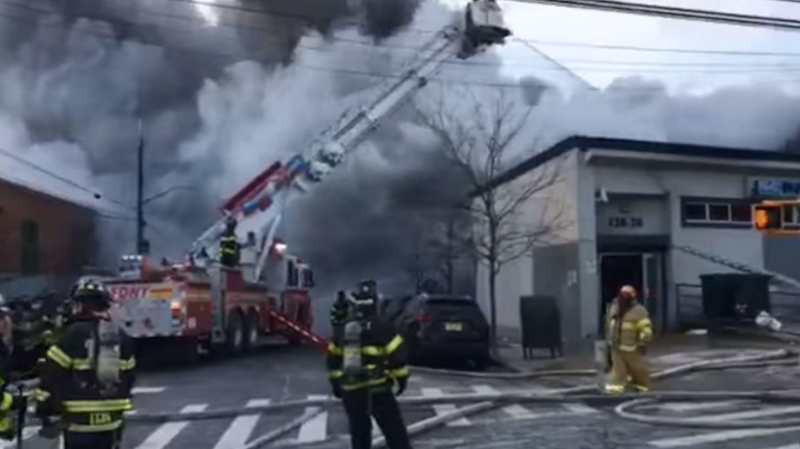 Over 100 Fdny Firefighters Battle Frigid Cold At Queens New York City Blaze Video Firehouse