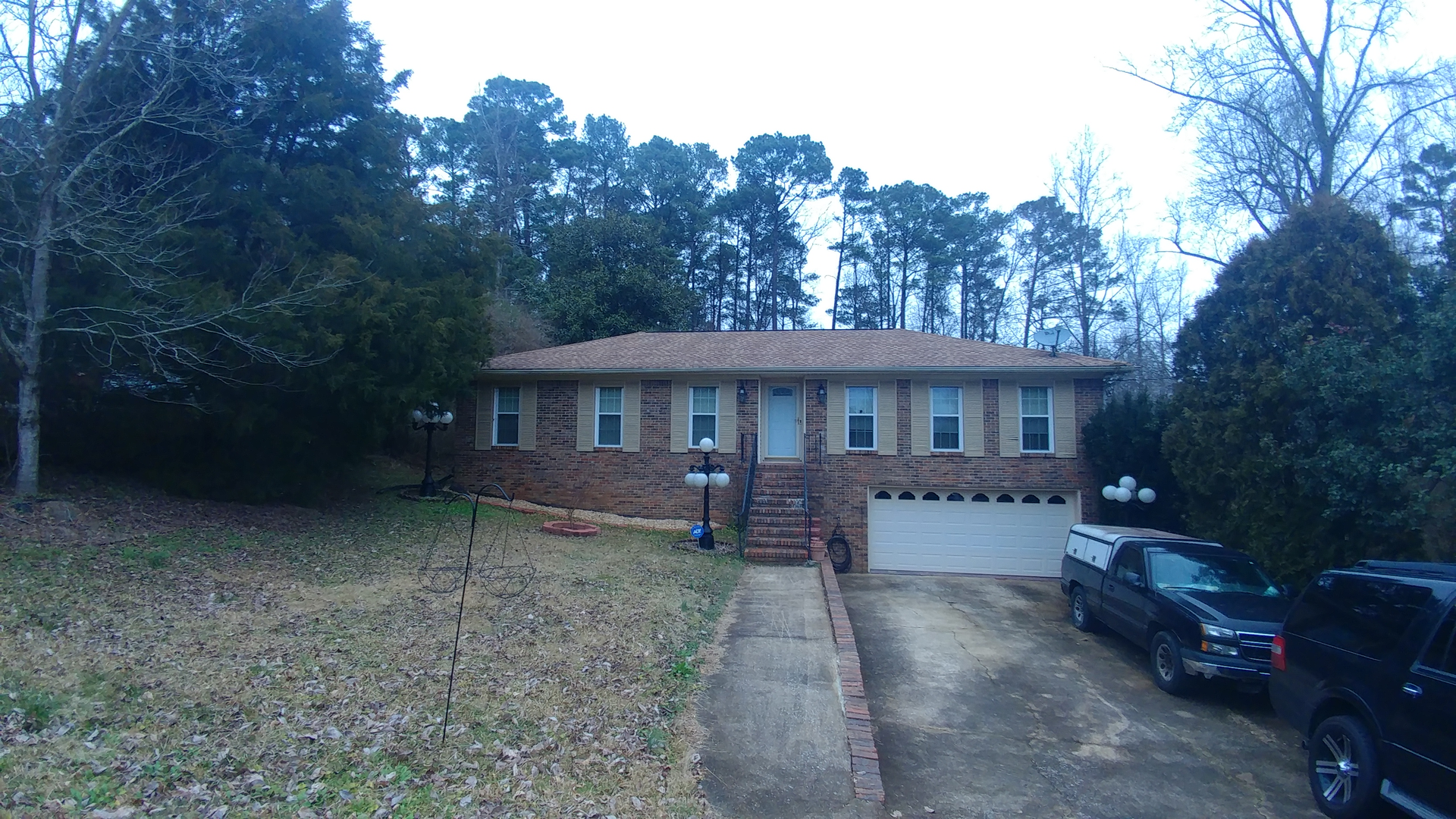 What is your general impression on arrival? What do you see, hear or smell? Categorize these things as important or non-important.