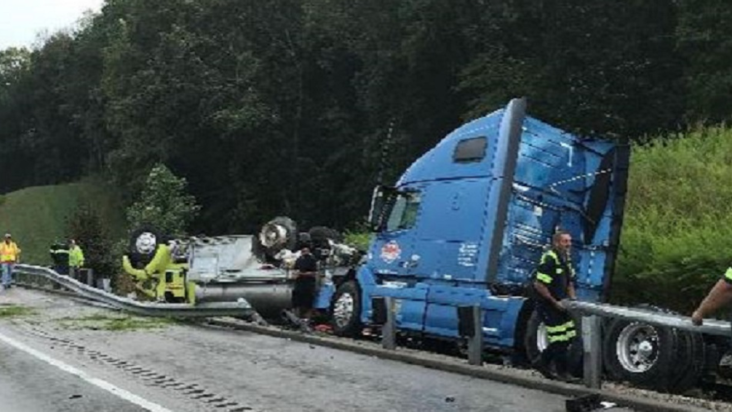 Munfordville KY Fire Truck Overturns After Being Struck at Scene Firefighters Firehouse