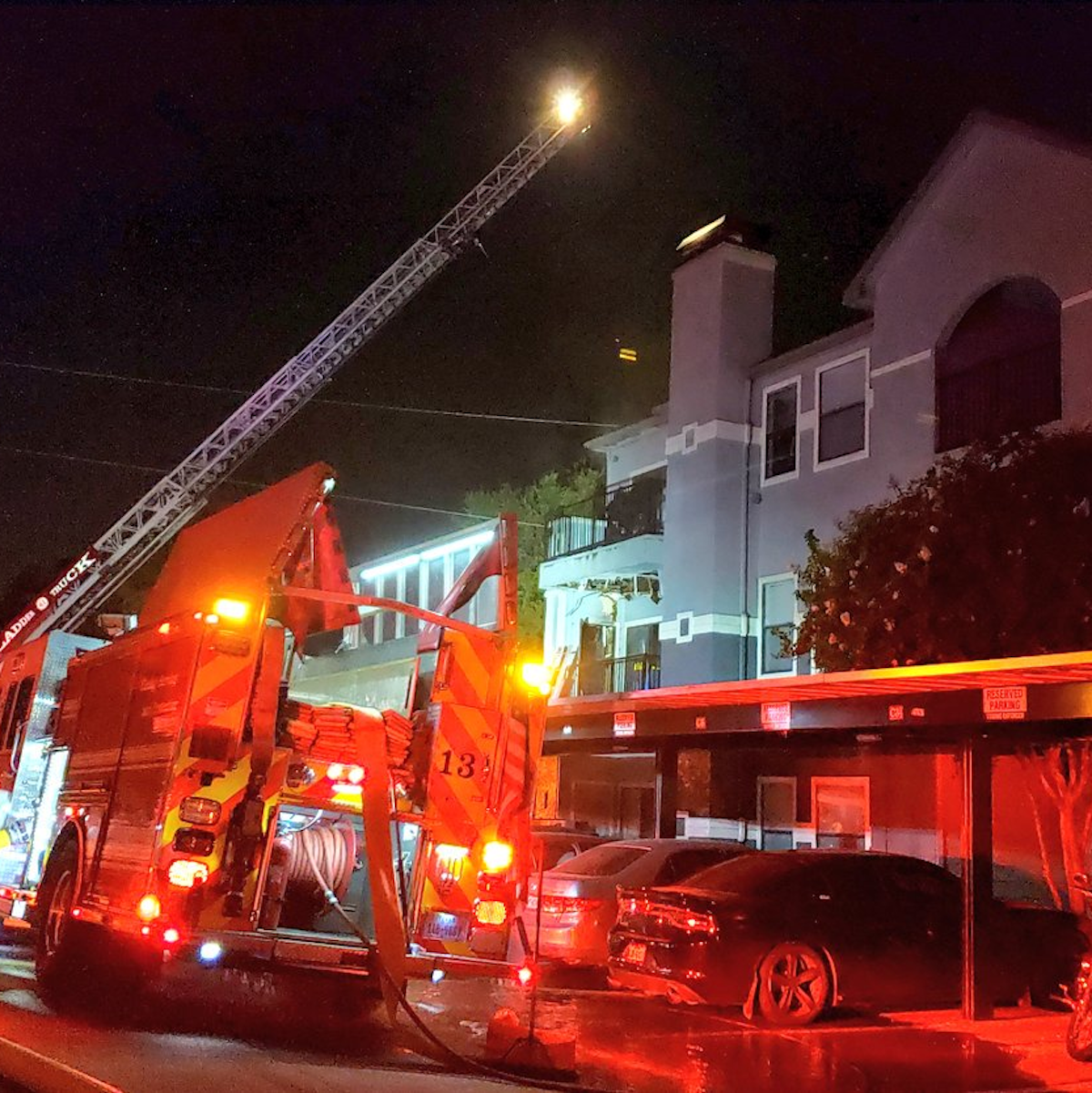 Fallen Utility Pole Sparks 4 Alarm Dallas Apartment Fire Firehouse