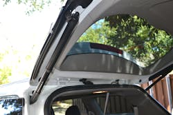 The advent of power lifter struts has resulted in lifter struts that are full thickness over their entire length. They do not show a thin rod end as the manual lifter struts do. Power struts must be disconnected at either end to remove them at a crash scene. Do not cut into or through these power struts. The advent of power lifter struts has resulted in lifter struts that are full thickness over their entire length. They do not show a thin rod end as the manual lifter struts do. Power struts must be disconnected at either end to remove them at a crash scene. Do not cut into or through these power struts.