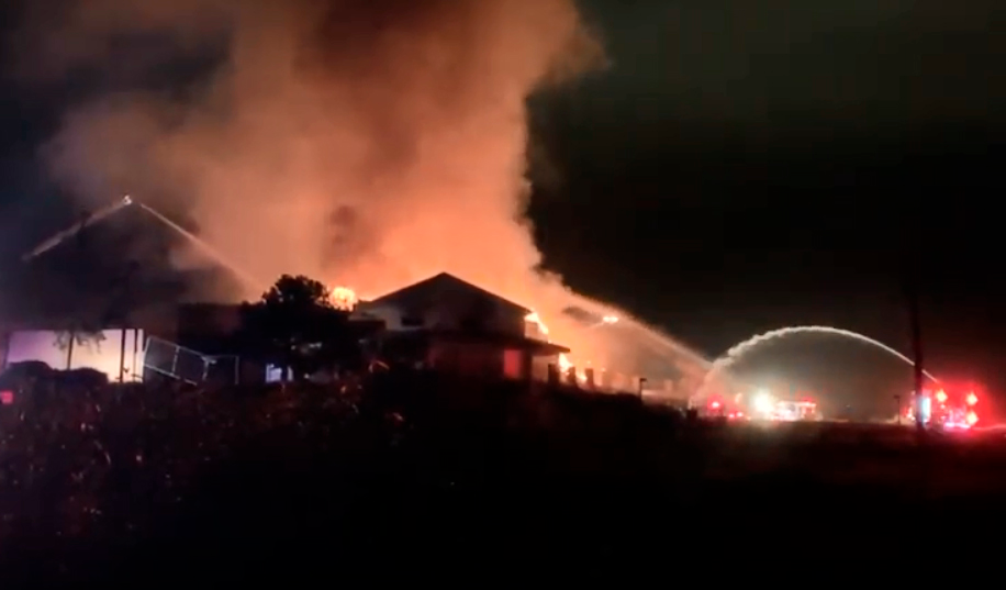 Country Club Fire 5d98b5095e84f