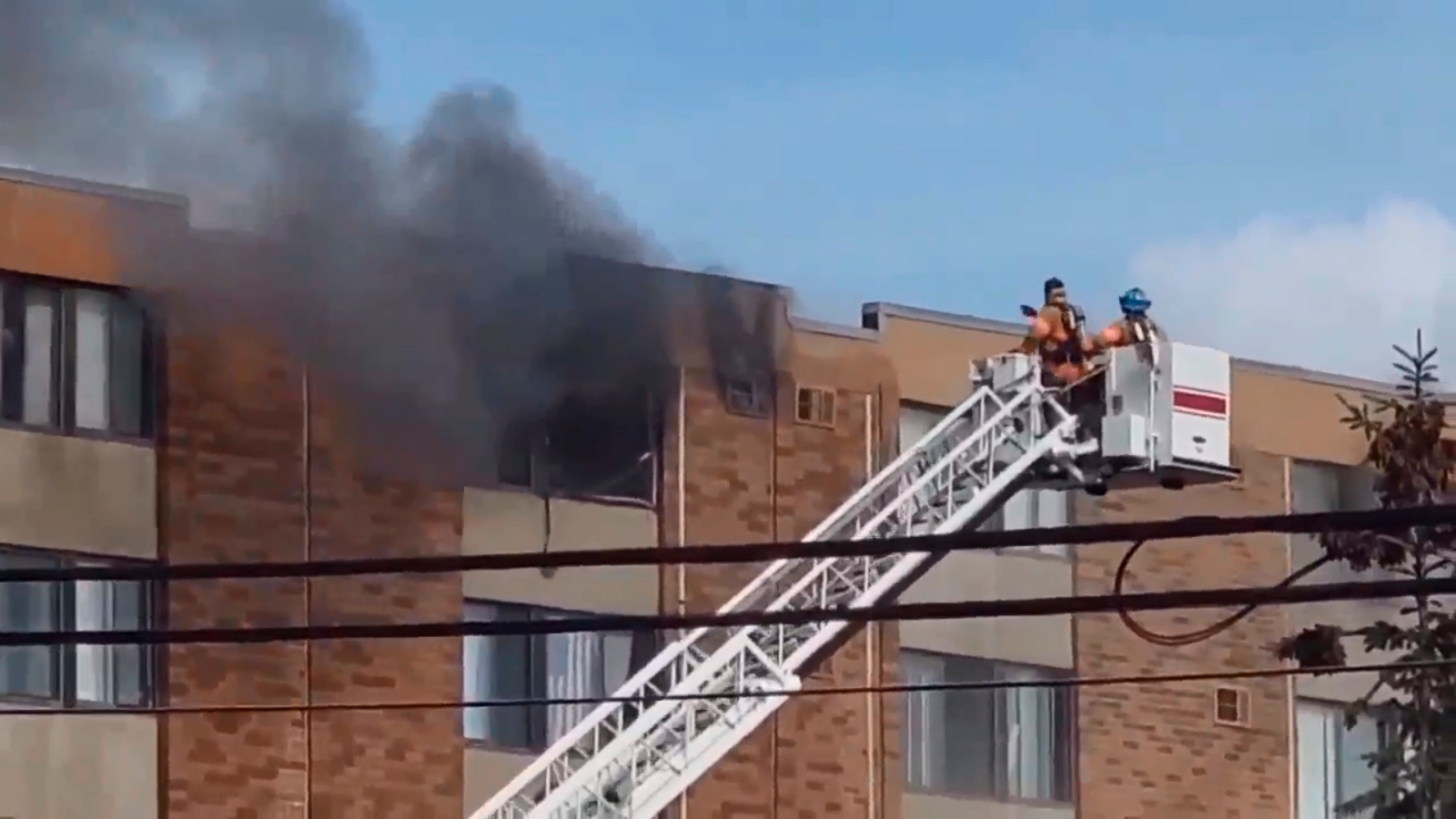 Southgate Fire 5d997c8b3df66