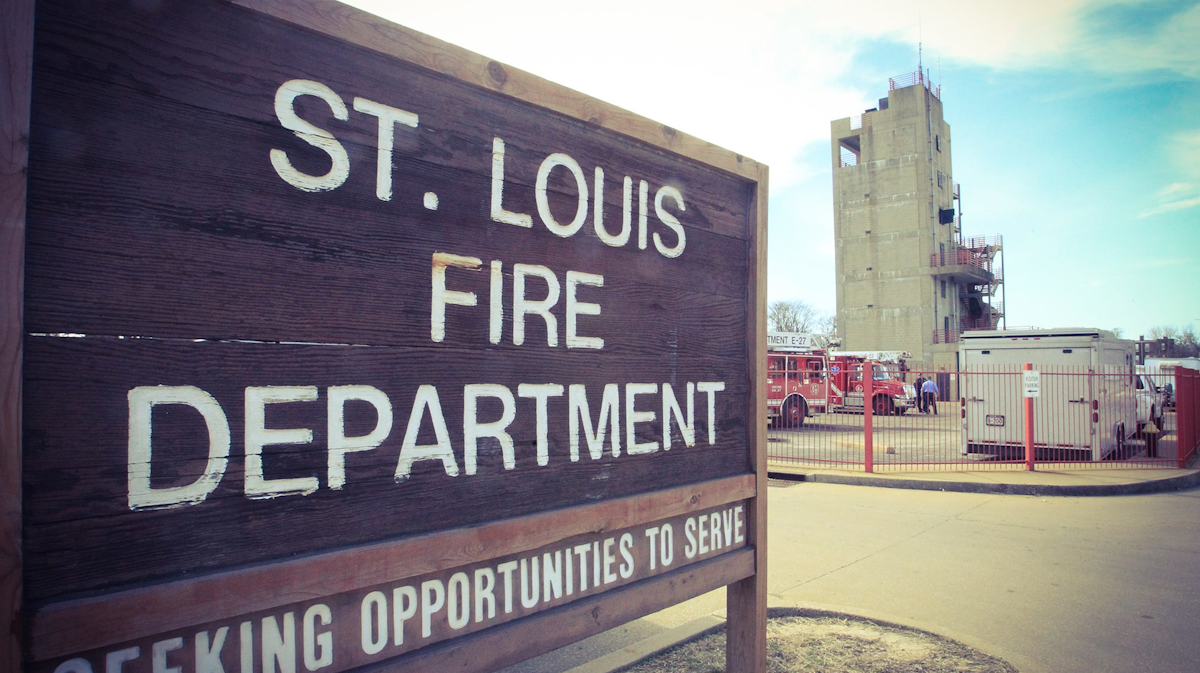 St. Louis Firefighter Rescues Unconscious Colleague in Burning Building | Firehouse