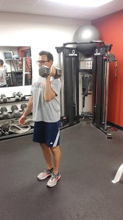 Offset reverse lunge, start position Offset reverse lunge, start position