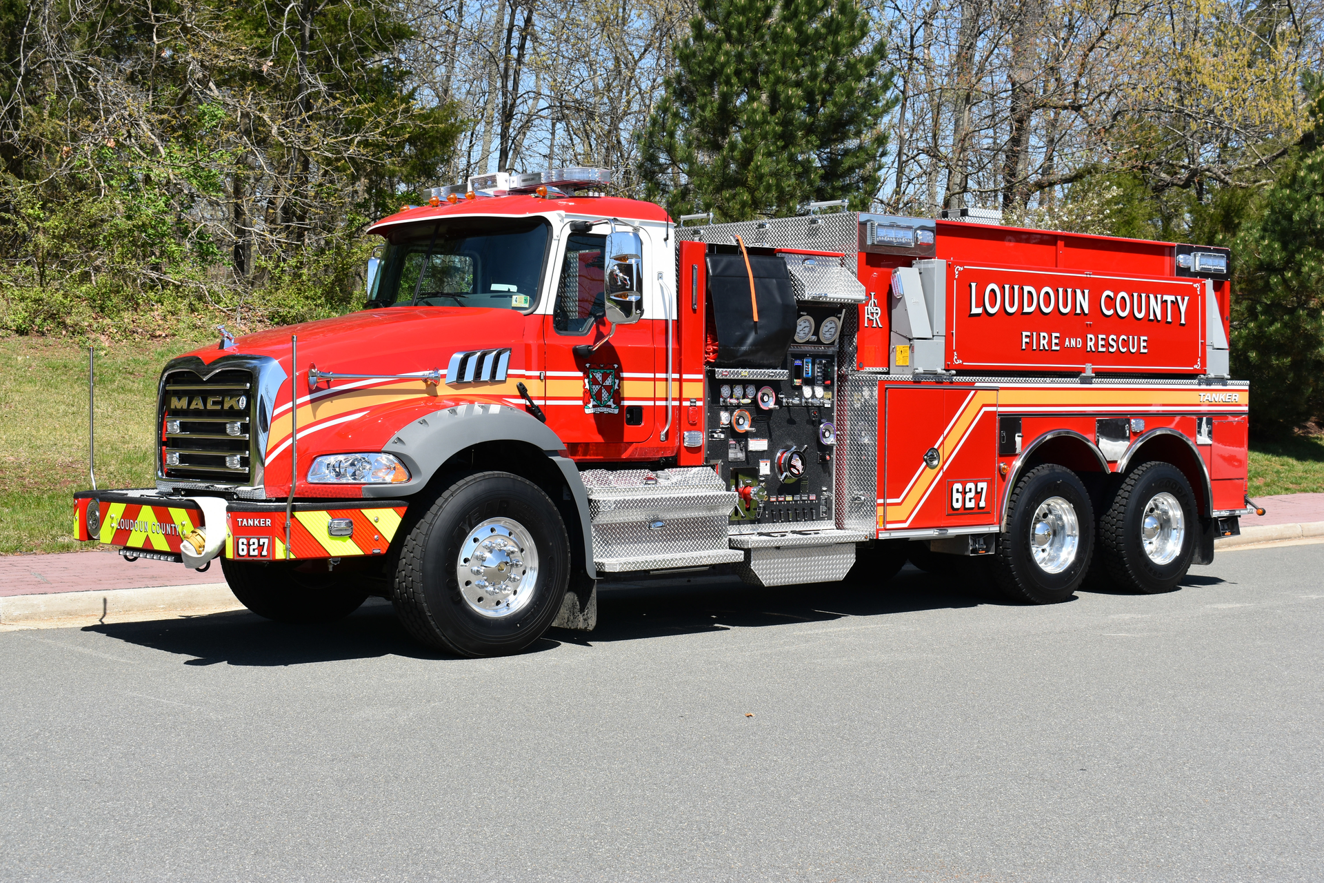 Historically, the fire service has utilized commercial chassis for tankers. Loudoun County, VA, Fire and Rescue operates several tankers that are built on Mack Granite tandem-axle chassis. The tankers are equipped with a 1,500-gpm pump and a 3,000-gallon water tank. The 232-inch wheelbase provides good maneuverability for incidents that occur in tight, rural areas.