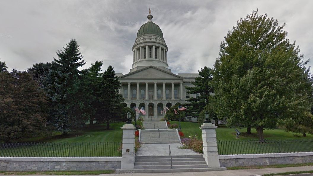 Augusta Capitol Building Me 5e433c2a4273e