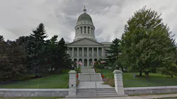 Augusta Capitol Building Me 5e433c2a4273e