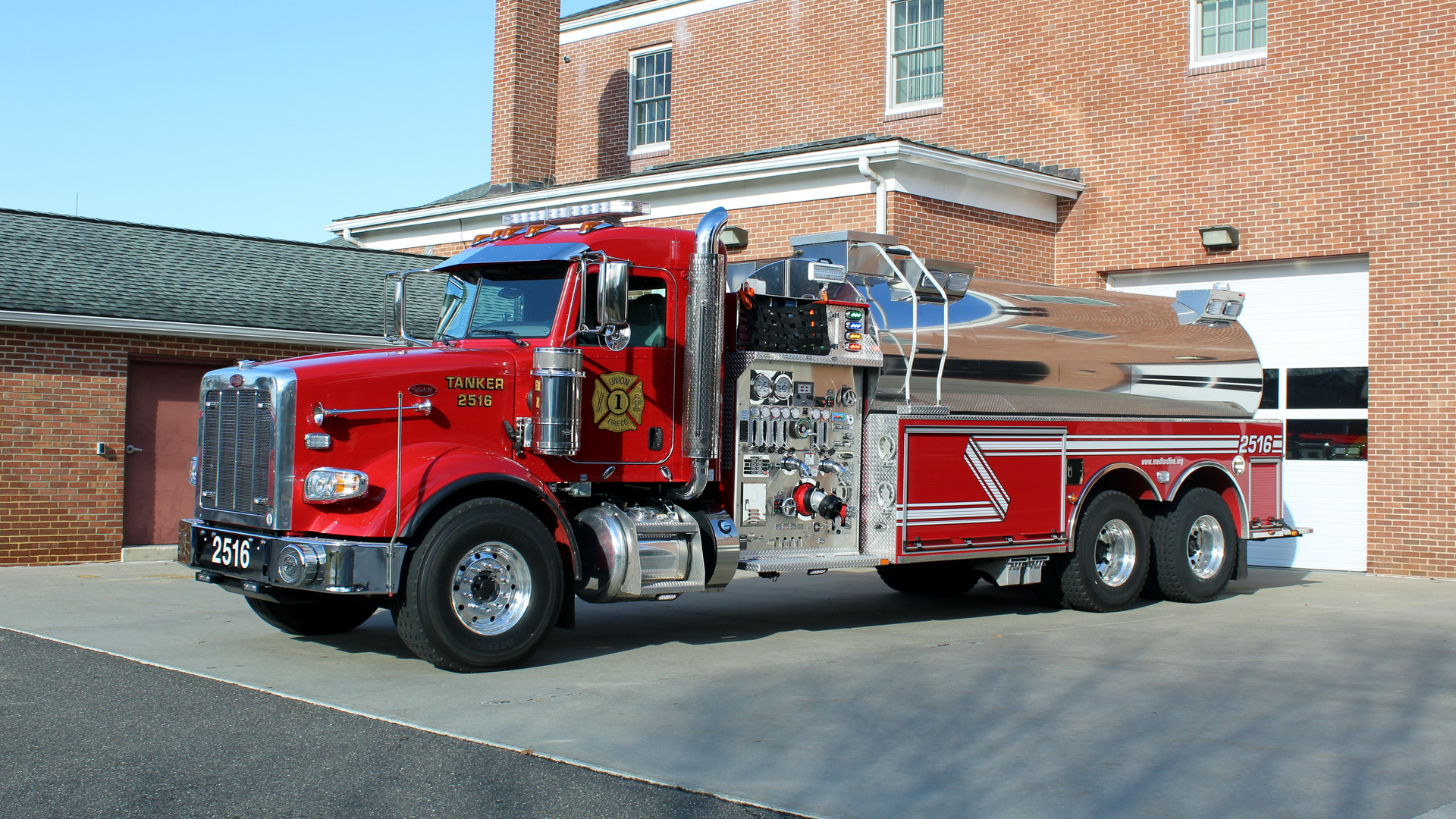 Tanker 2516 5e3847137f24e