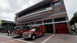Us News Four Orlando Firefighters Quarantined After 1 Os