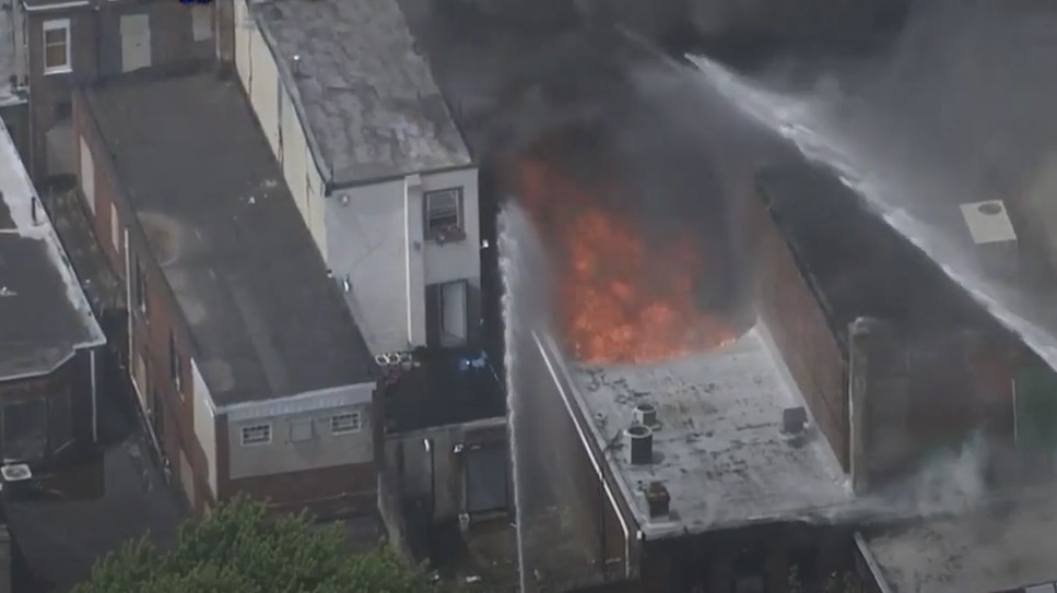 Philadelphia 4 Alarm Uniform Store Fire (pa)
