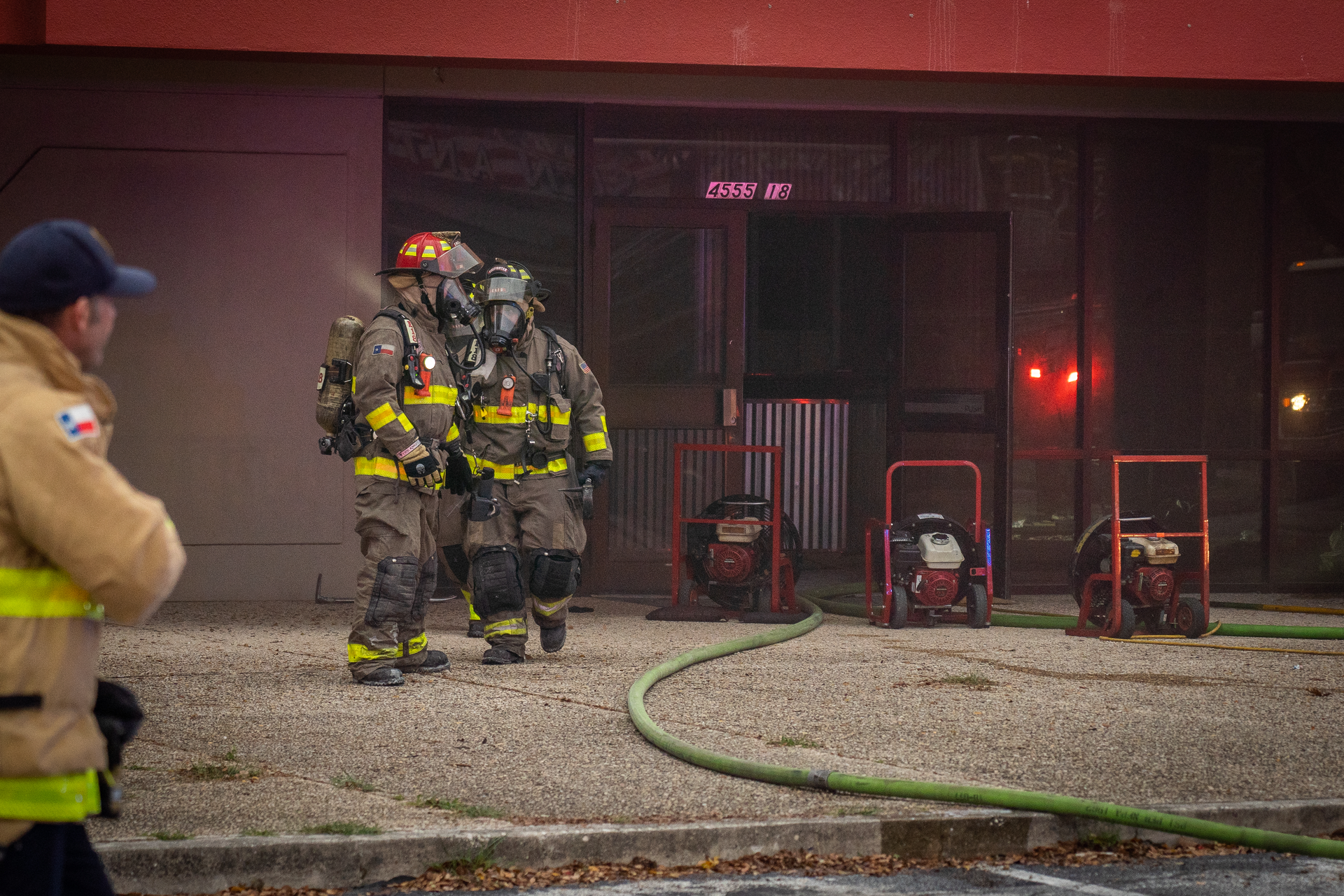 When you use fans in series, it is best to set them up so air flow from one doesn&rsquo;t block the flow from another, which is why fans that are placed in a &ldquo;V&rdquo; shape in front of the opening are more efficient.