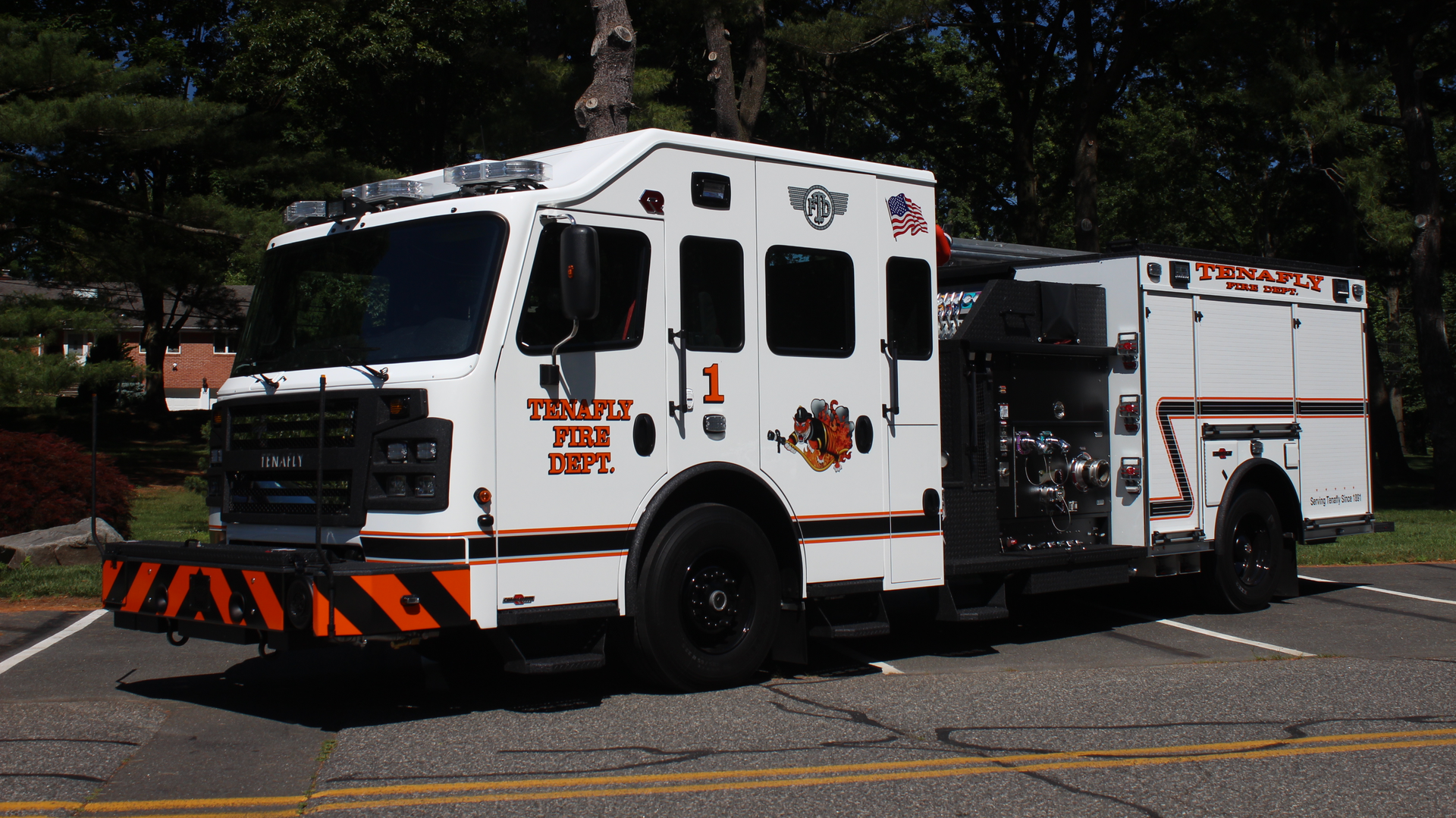 Tenafly E1 19 Rosenbauer 2250 500 (1)