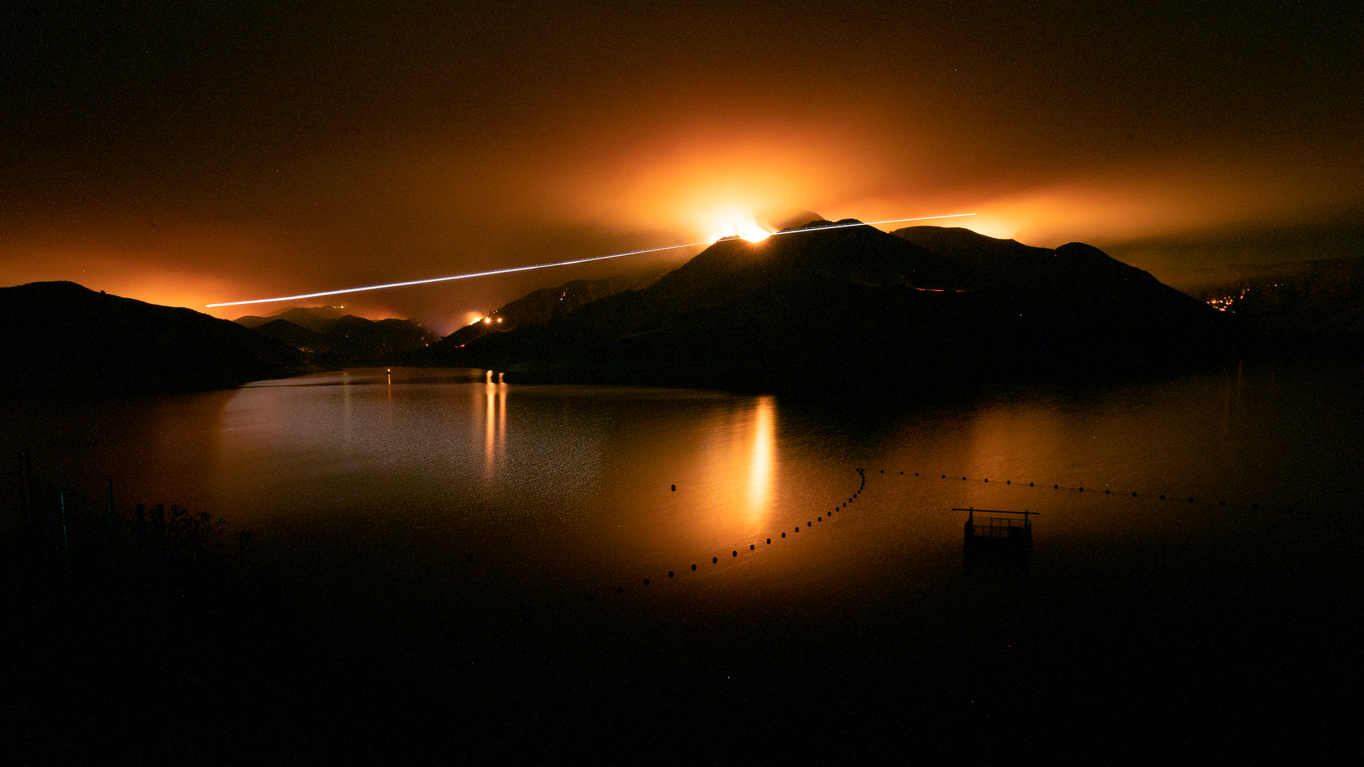 The Holser Fire burned more than 1,000 acres by the end of its first day near Lake Piru, CA, on Monday.