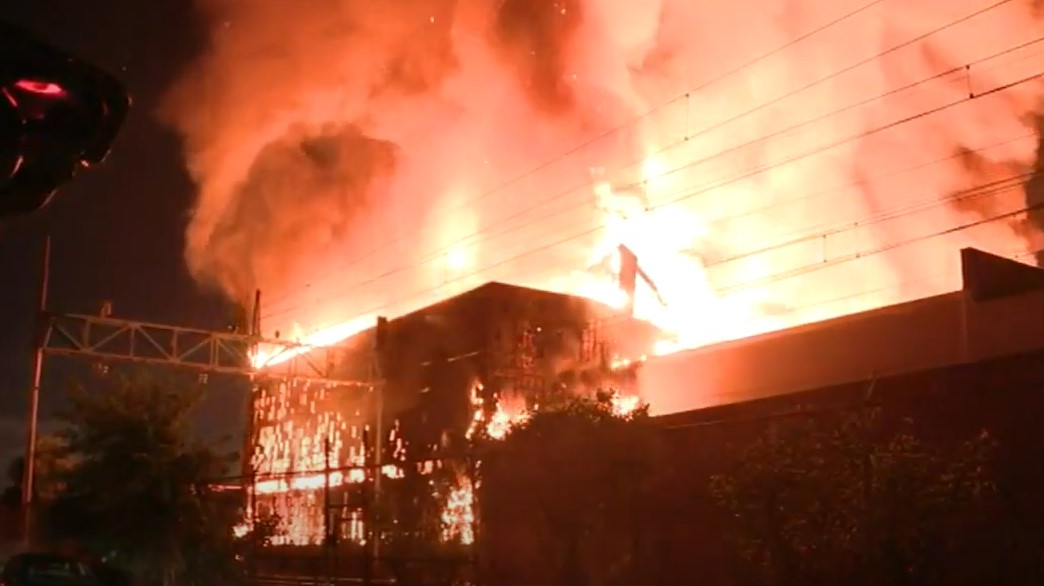 Philadelphia 6 Alarm Warehouse Fire (pa)