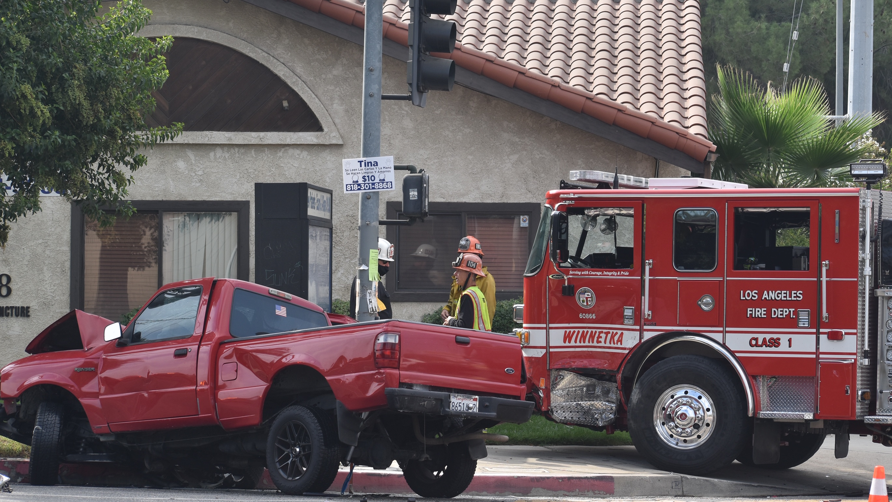 Two Los Angeles Firefighters Injured in Apparatus Crash | Firehouse