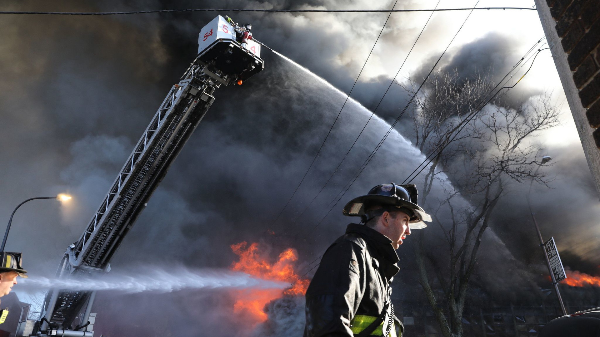 20201210 Amx Us News Extra Alarm Fire Hits West Side 1 Tb 5fd37a204395f