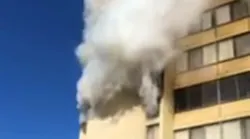 Oakland, CA, firefighters were able to quickly put out a fire that broke out on the fifth floor of a 12-story apartment building Monday.