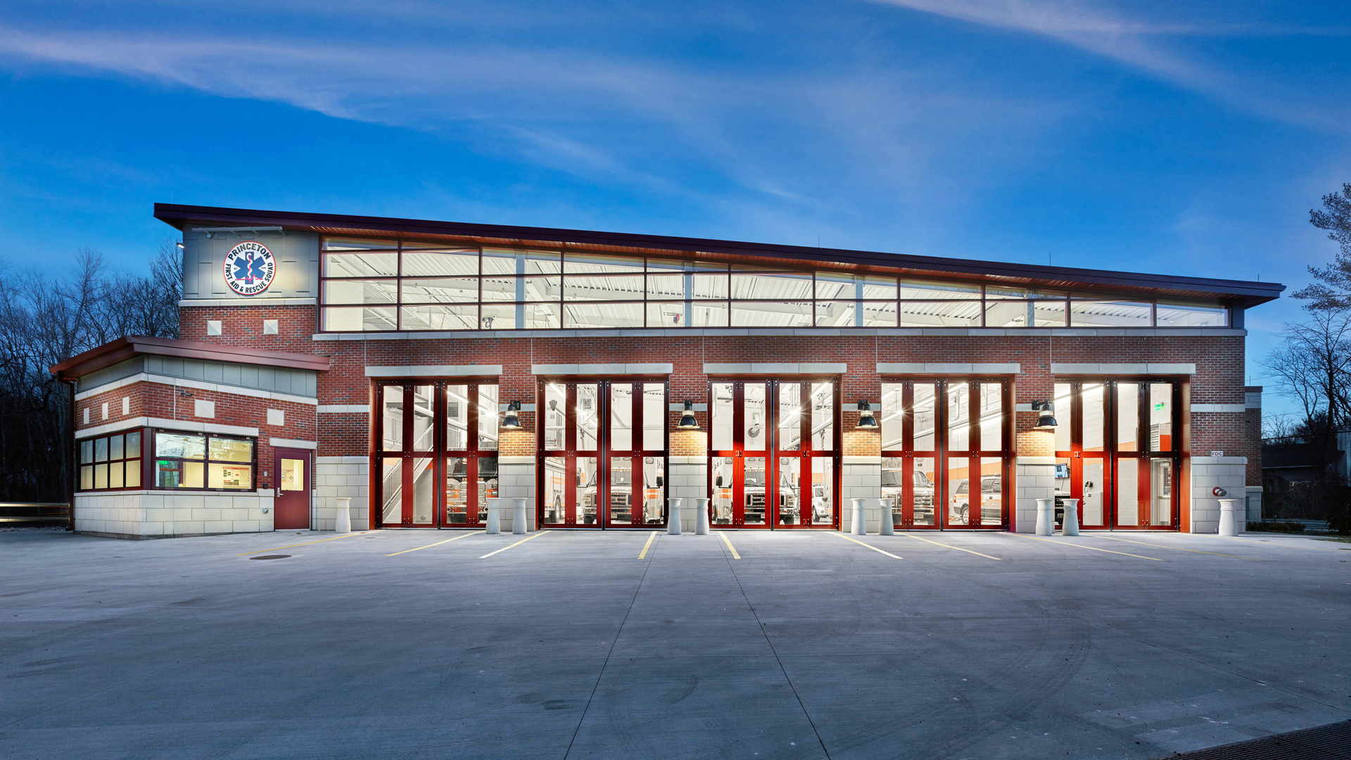01 Pfars South Elevation Facing Town Center Don Pearse Photography