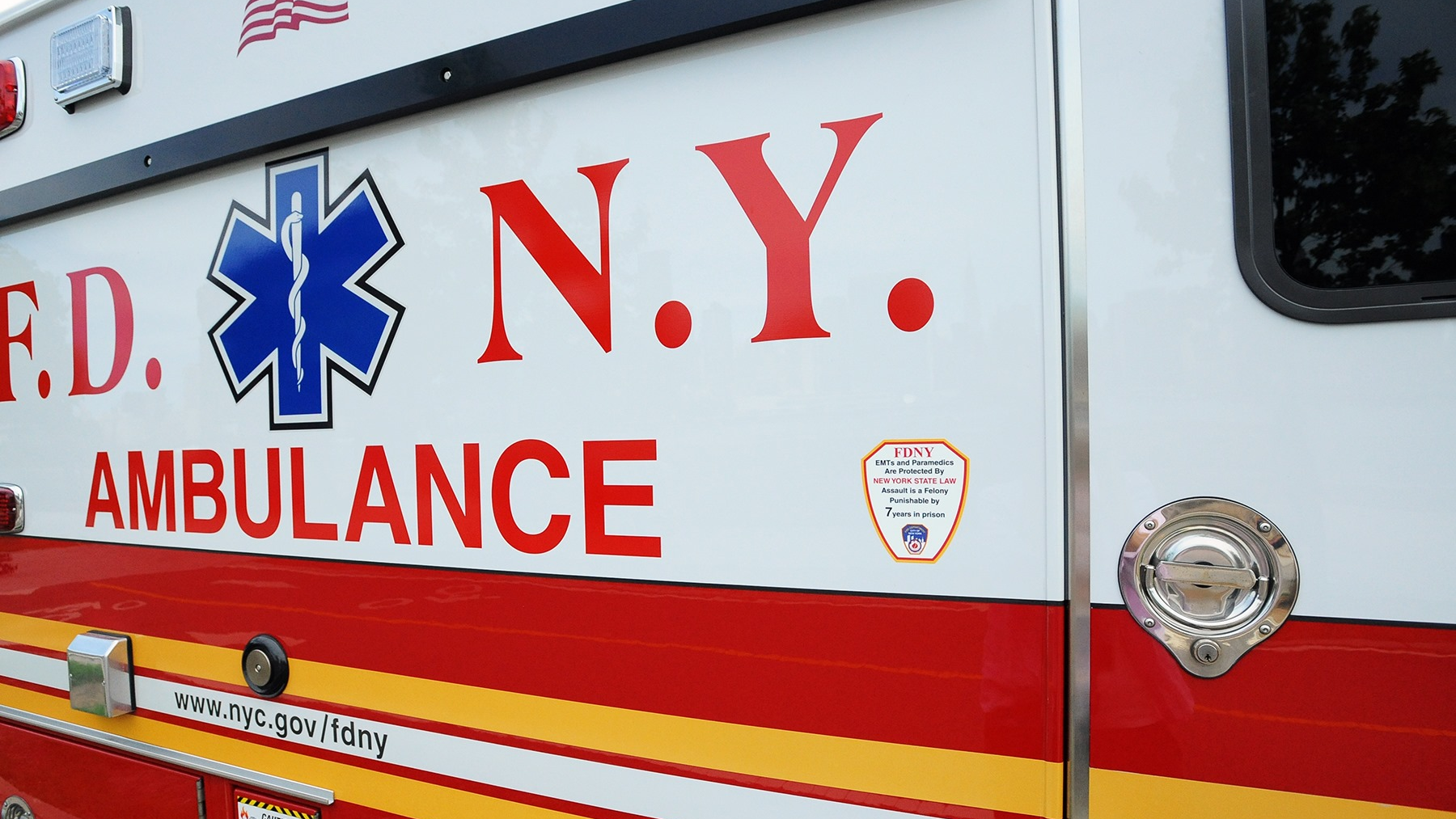 Fdny Ambulance Nyc 5ff473a3e08de