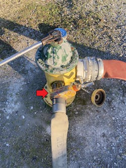 Adding a gate valve (arrow) allows a second line to be connected without the need to shut down the hydrant. Adding a gate valve (arrow) allows a second line to be connected without the need to shut down the hydrant.