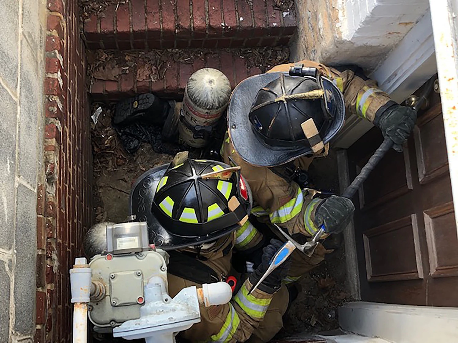 Tight-Space Forcible Entry | Firehouse