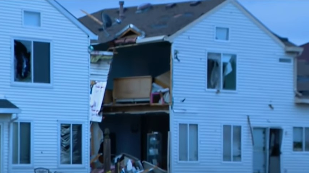 IL Tornado Injures Five, Severely Damages 16 Houses | Firehouse