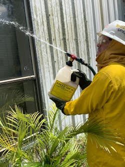 When using a fire-blocking gel, use an end-of-the-line application system. Some companies use a two-hose system to deliver the concentrate to the nozzle. When using a fire-blocking gel, use an end-of-the-line application system. Some companies use a two-hose system to deliver the concentrate to the nozzle.