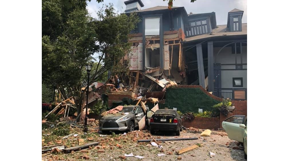 Sandy1 613e64068e089