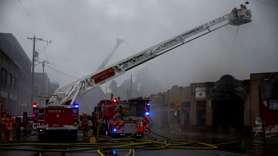 20211005 Amx Us News Two Portland Firefighters Hurt Threealarm 2 Po 615d9f3ac044f