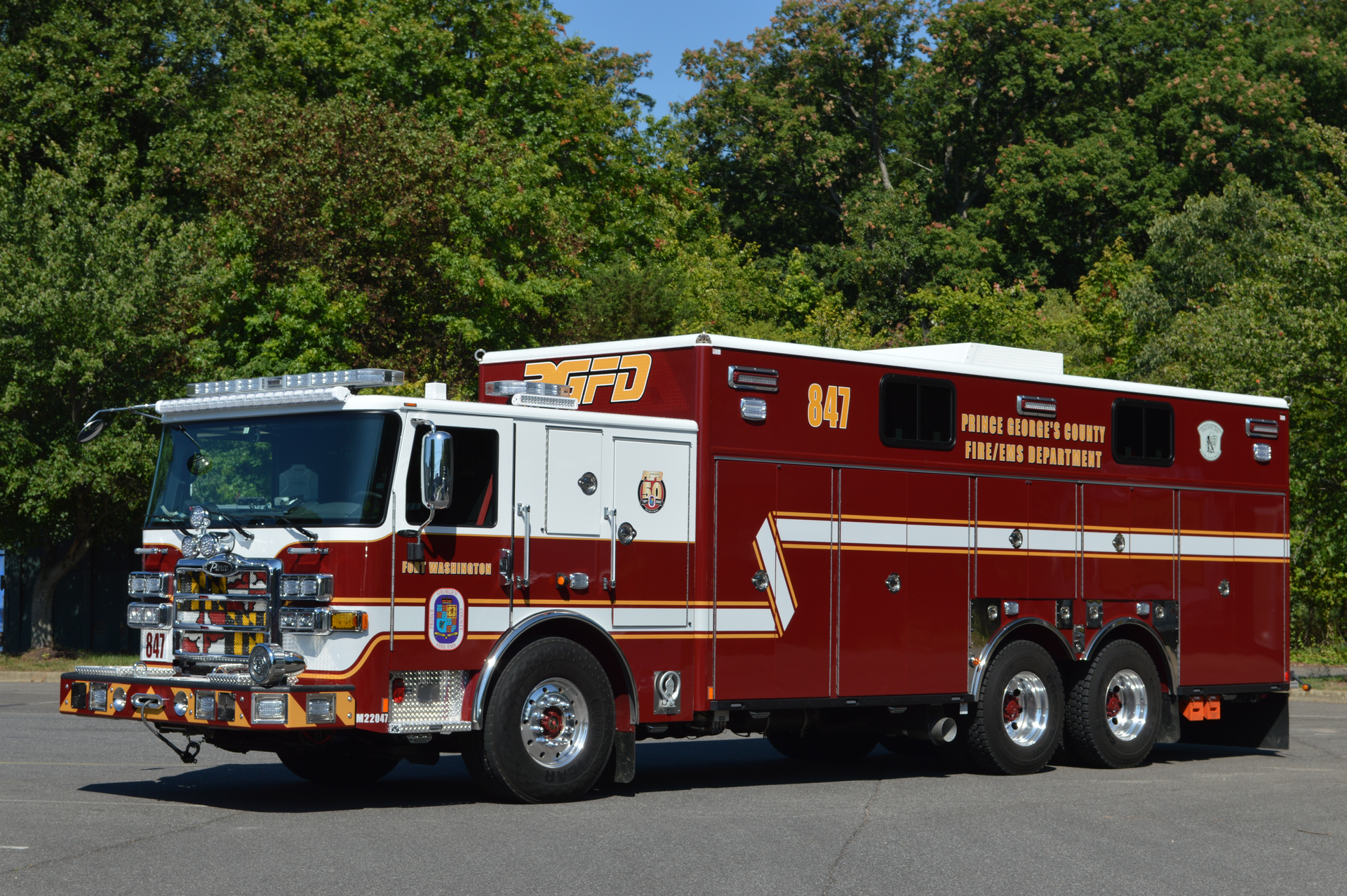 The Prince George&rsquo;s County, MD, Fire/EMS Department recently placed into service this 2021 Pierce Enforcer two-door, walk-in rescue that has extensive cab and body compartmentation. It&rsquo;s built on a 223&frac12;-inch wheelbase and has an overall length of 38 feet 1 inch.