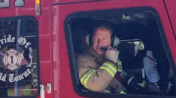 Implementing and reinforcing “communications expectations” helps crews that are on the fireground by establishing standard processes. Here, the first-arriving engine officer gives his size-up. At the author’s department (Plano, TX, Fire-Rescue), the expectation is for the size-up to be a simple snapshot of conditions. For example, “Engine 1’s on scene. We have a two-story house, smoke showing from a window on the Alpha/Bravo corner. I’ll be getting a 360. Make this a working fire.”