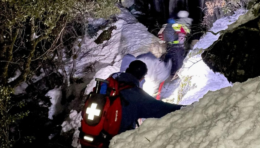 Firefighters hiked over 2 hours in total, to rescue 4 stranded hikers in averse winter conditions.