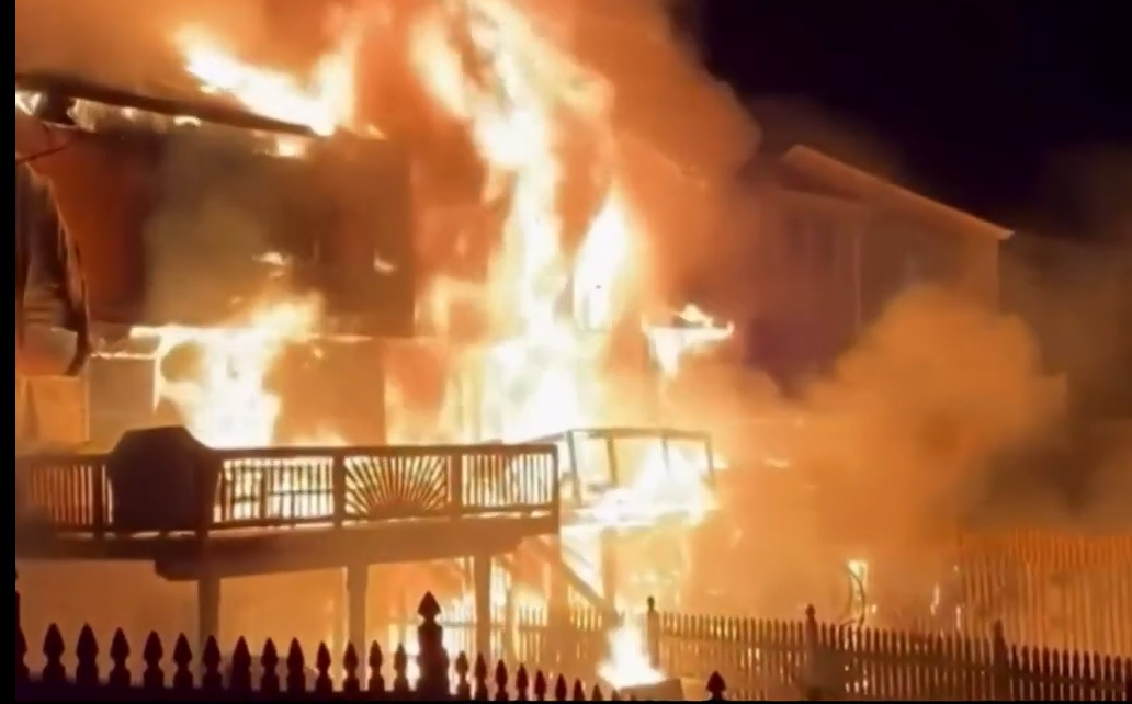 Firefighters arrived to heavy fire conditions in Annapolis Wednesday morning that damaged multiple units.
