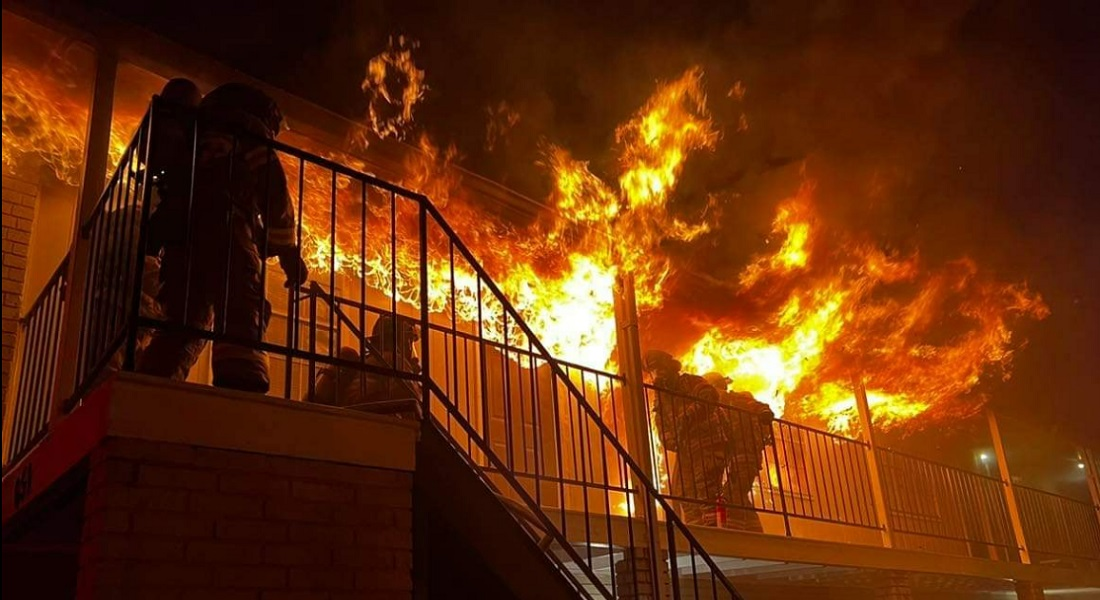 Batton Rouge firefighters battle heavy fire conditions in an apartment building.
