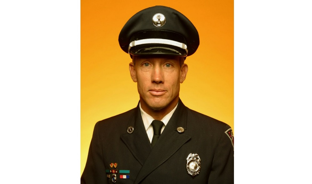 Retired Indianapolis Fire Captain Mark W. Rapp succumbed to his battle with lung cancer.
