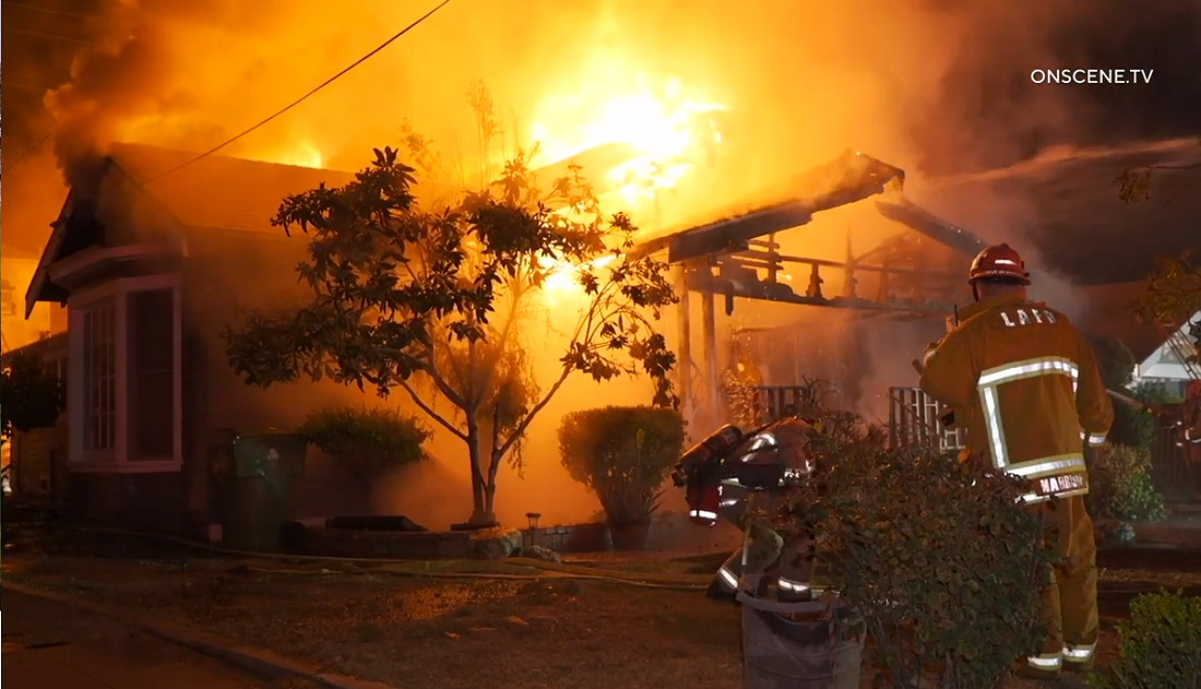 Los Angeles fire crews battled a fast-moving fire that claimed one man's life.