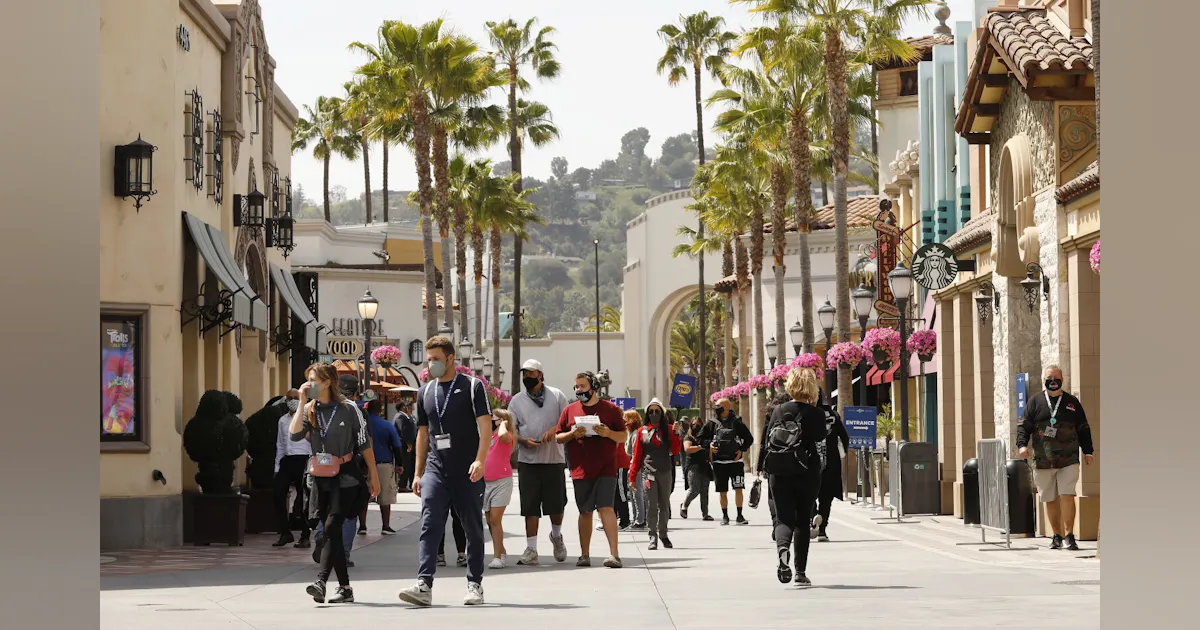 Los Angeles County Fire Department Rescued Riders at Universal Studios ...
