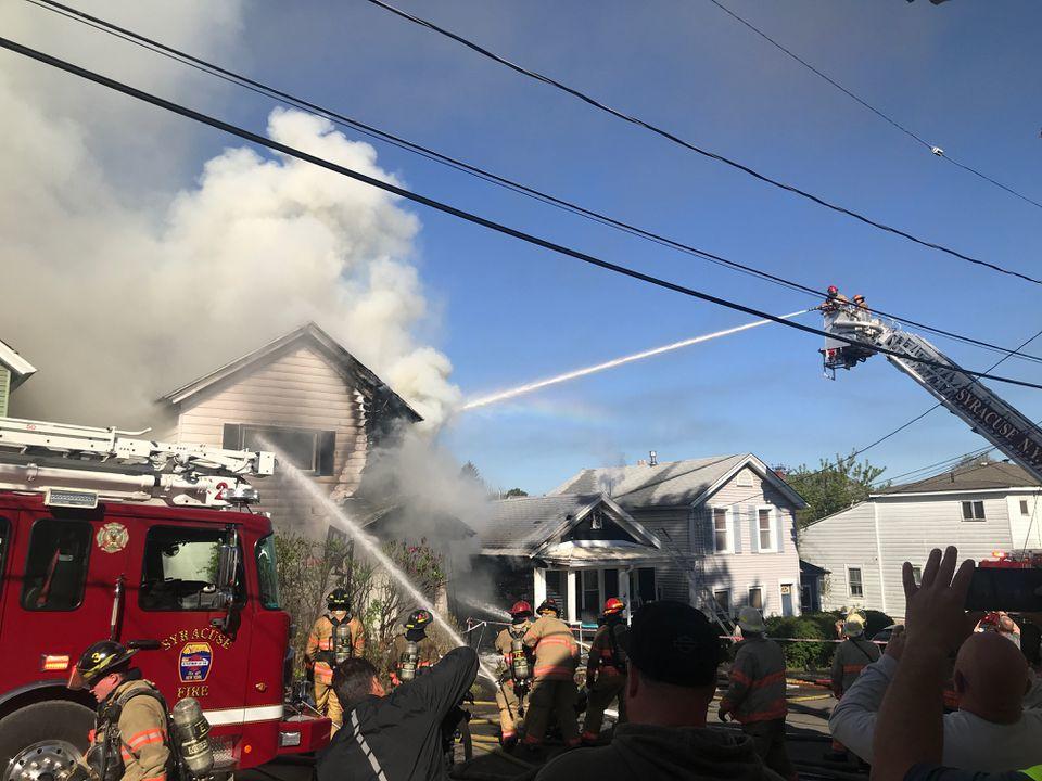 20220509 Amx Us News Woman Pleads For Help From 14 Smg 6279be50c89f9