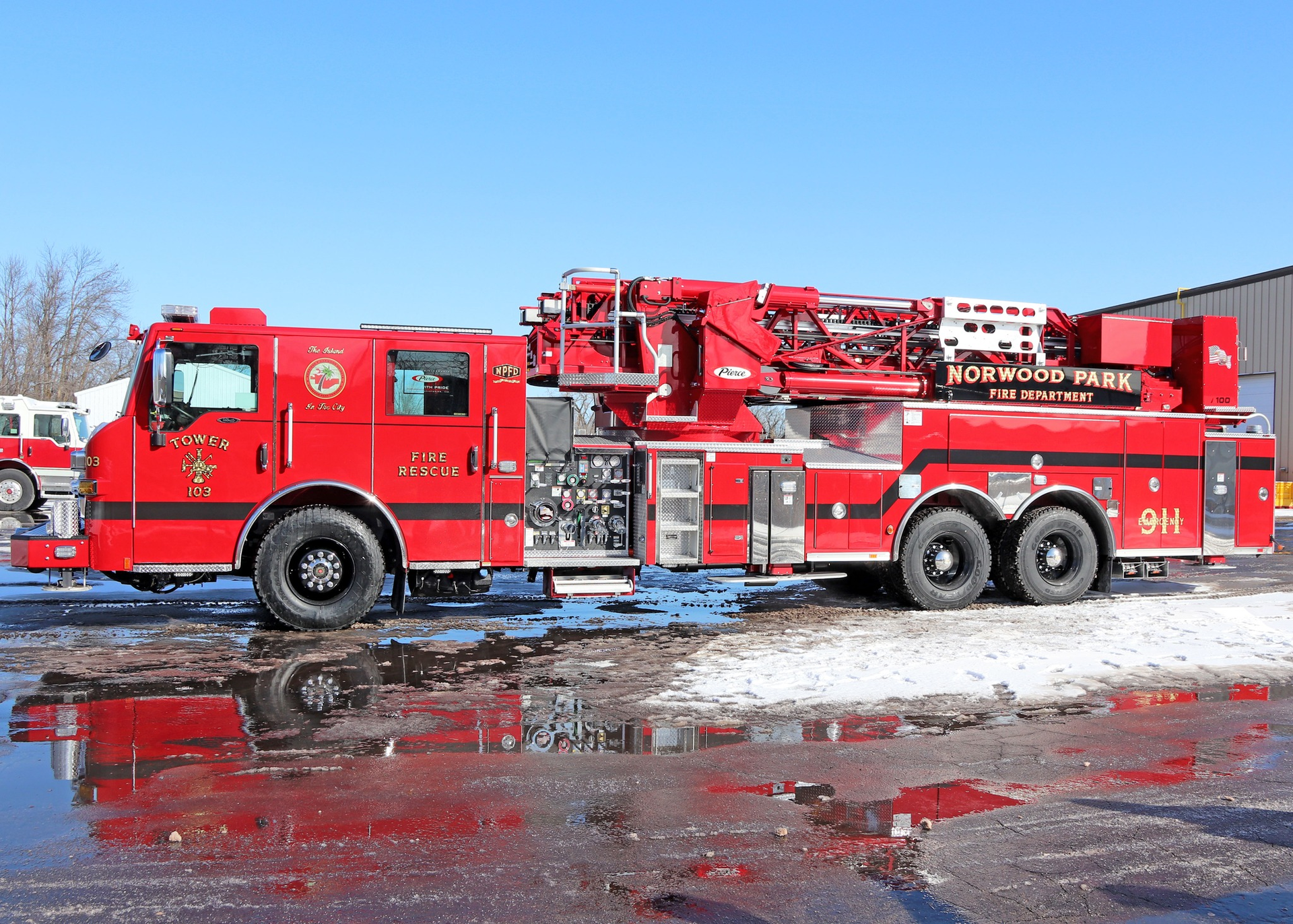 The Norwood Park Fire Protection District has taken delivery of a custom-built Pierce aerial ladder.