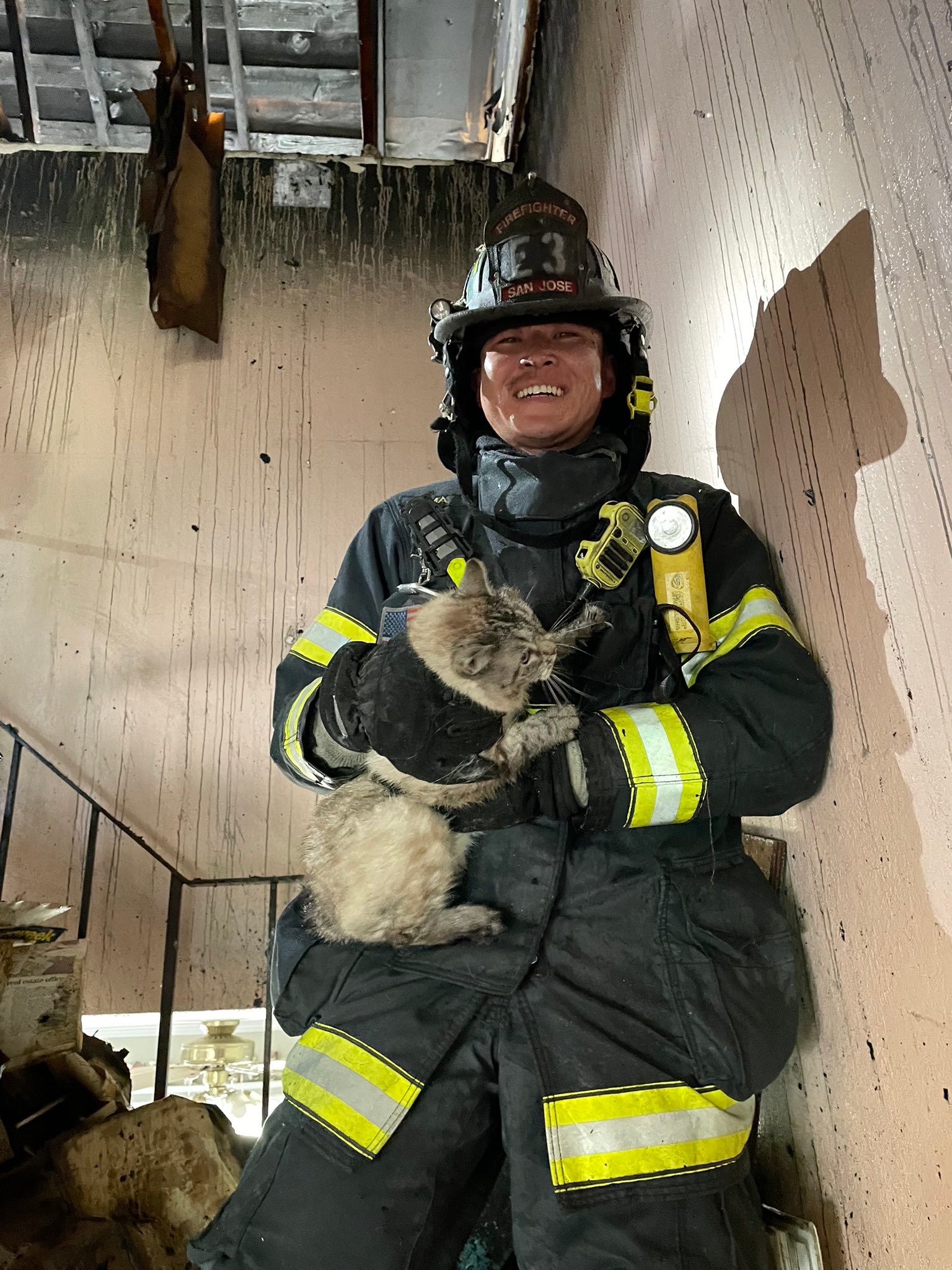 Fitchville fire under control at 11:55am. @RedCrossNorCal assisting a total of 2 adults and 1 child displaced by fire. 1 cat rescued by firefighters. 3 injuries (2 civilian, 1 transported and 1 firefighter also transported). Cause of fire under investigation.