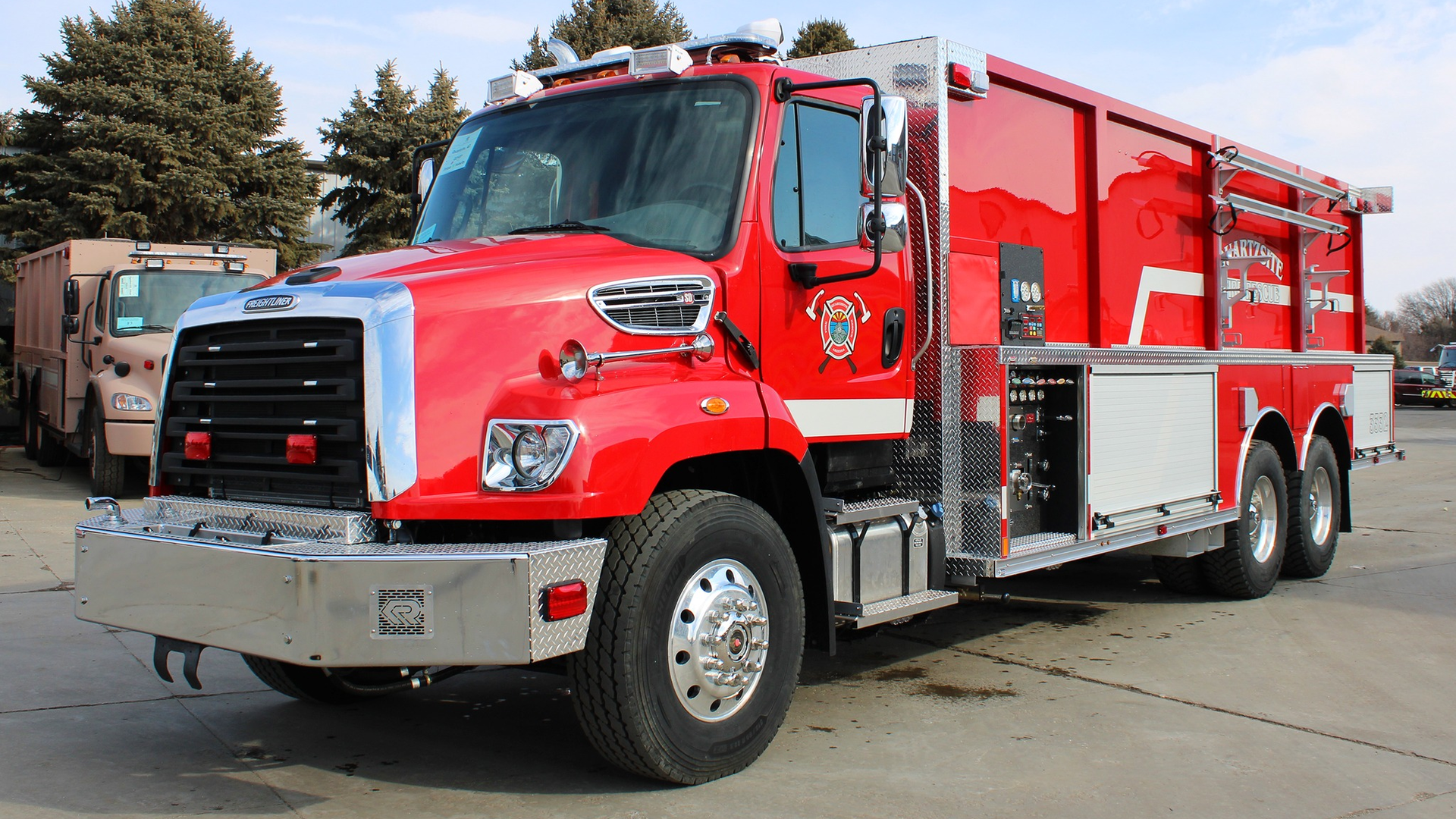 Quartzsite, AZ, Fire District 4,000-gallon Tanker Built by Rosenbauer ...
