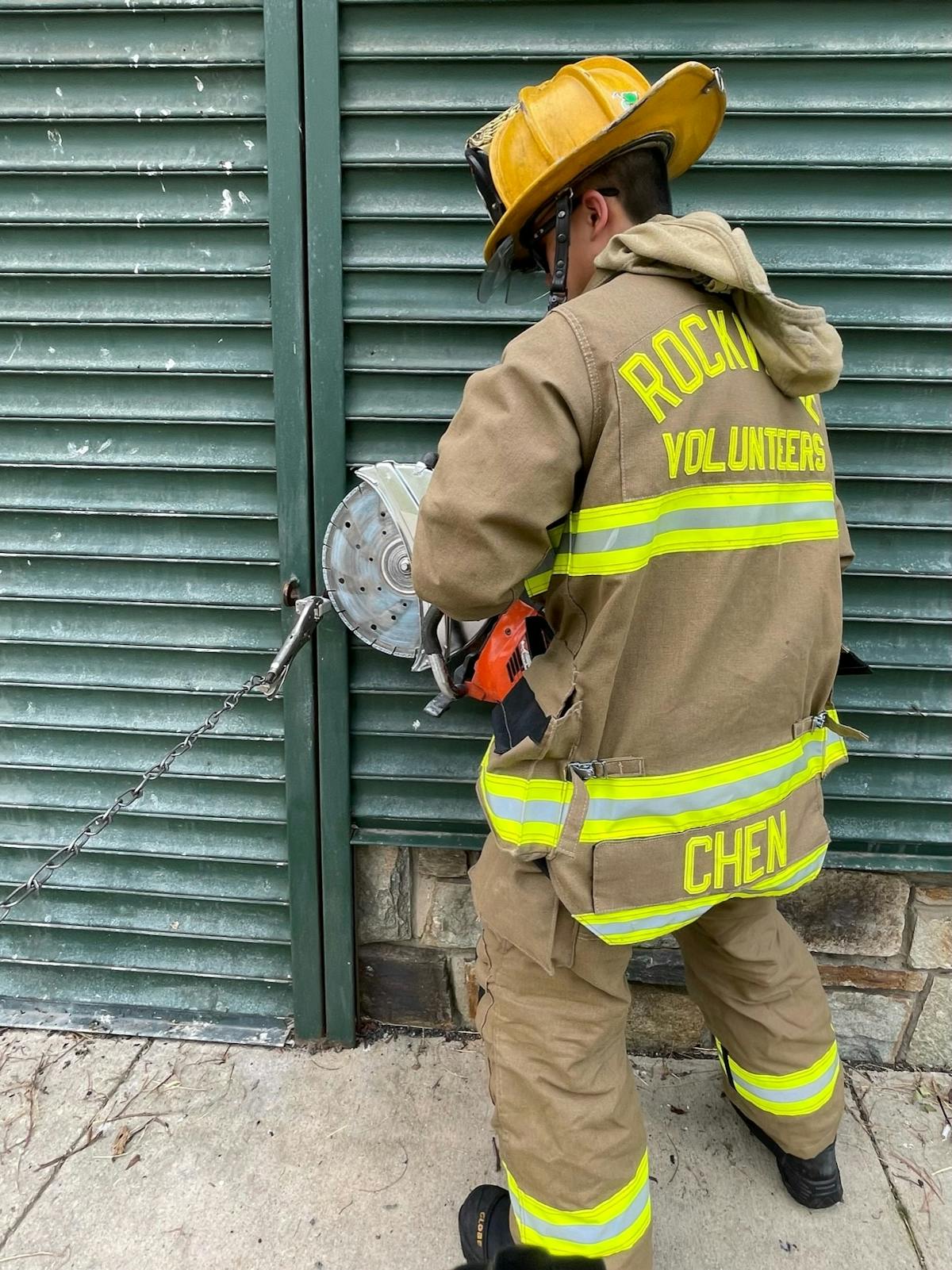 Firefighter through the lock pliers tool deals