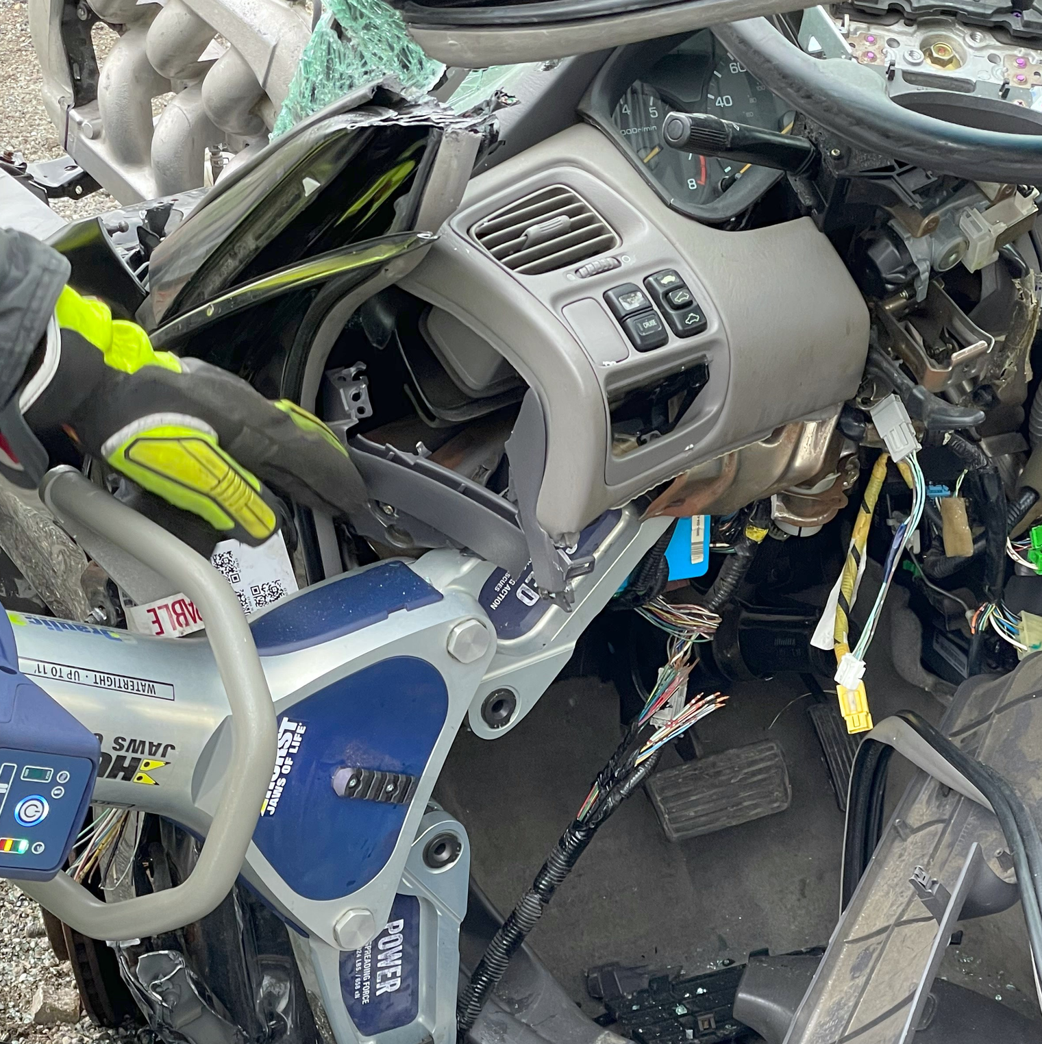 For cut-less dash displacement on unibody automobiles, in which the objective is to break the weld that holds the dash bar to the A-pillar, you use the small lip that rises above the rest of the rocker channel as the landmark for the bottom spreader arm.