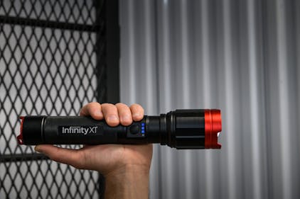 Hybrid Power Flashlight 2500 Lumen – Infinity X1