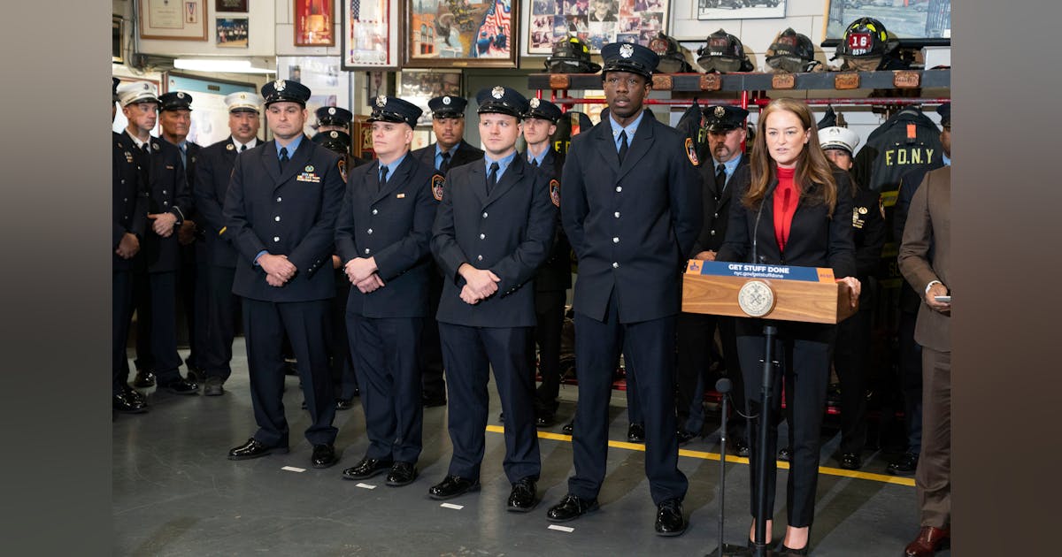 FDNY FFs Honored for Dramatic Rope Rescue at High-Rise | Firehouse